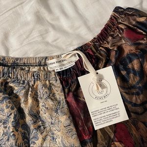 UO Urban Renewal Two-Tone Abstract Shorts, M/L